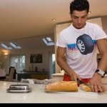 Ronaldo - @ronaldocuttingabread - Instagram