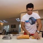 Ronaldo better than Taylor Swift - @ronaldo.cutting_a_bread - Instagram