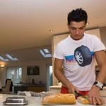 Ronaldo cutting bread - @ronaldo_cutting_a_.bread - Instagram