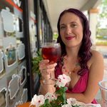 Rosanna Bell - @rosannareadsandeats - Instagram