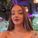 Rosie Burgin - @rosieburgin - Instagram