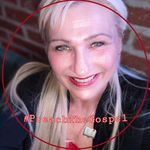 Julie Rose Garrett - @jewelsthequeenbringsthebling - Instagram