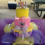 Rose Halvorson - @rozzie.cakes - Instagram