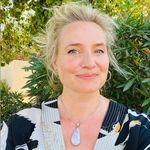 Petra Dutton - @rose_light_wellbeing - Instagram
