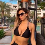 Rose Ménard - @rosemenard182 - Instagram