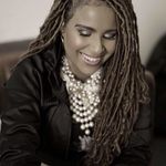 Roselyn Williams - @truescarlettrose - Instagram