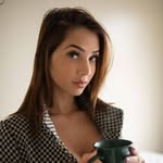 Roslyn Blake - @roslynblake2457 - Instagram