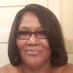 Roslyn Wilson - @momssayitwichachest - Instagram