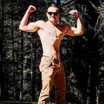 Ross Dailey - @dumb_thumbs - Instagram