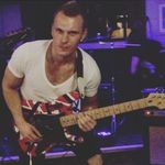 . - @rossphippsguitar - Instagram