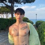 Rowan Collins - @rowancolliins - Instagram