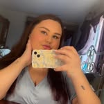 Roxanne Lyons Lauzon - @roxanna.l21 - Instagram