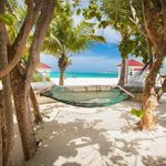 Roxanne Maddox - @rnazirtravel - Instagram