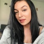 Roxanne Newman - @roxannenewman77 - Instagram