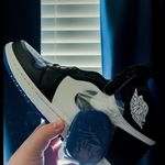 Roy Valenzuela - @royvalkicks - Instagram