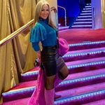 Roz Smith - @thesilveryogini - Instagram