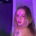 Ruby Hart - @wonky_photography - Instagram