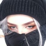 pretty peach - @_rubykeller - Instagram