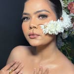 Ruby Gola - @ruby_makeupartist24 - Instagram