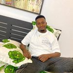 Russ Riley - @charbeladjagnonsi - Instagram