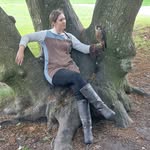 Ruth Ligget - @ruththefalconer - Instagram