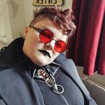 Ruth Hobbs - @poor_lifechoices - Instagram