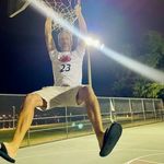 Ryan Curtiss - @looperrhino - Instagram