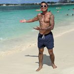 Ryan Navarro - @flipfoody - Instagram
