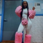 Sade Collins - @allabout__mines - Instagram