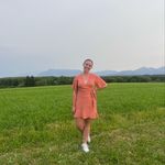 Sally Barlow - @theclumsydolphin - Instagram