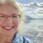Sarah Brown - @sallybookbunny - Instagram