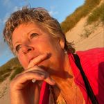 Sally-Anne Downing - @luminawhitefeather - Instagram