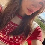 Leah - @sallyduffy2002 - Instagram