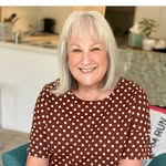 Sally Loftus-Hills - @sallyloftushills - Instagram