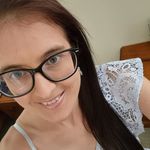 Samantha Brewster - @sambrewster89 - Instagram