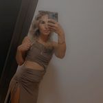 Samantha Burrows - @sam_burrows_90 - Instagram