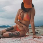 Sam Delgado - @queenbeesdz - Instagram