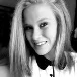 Sam Earle  - @samanthaearlexx - Instagram