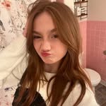 Sam Jonson - @molly_albert_65.6 - Instagram