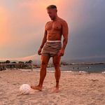Sam Oates - @samoatess - Instagram