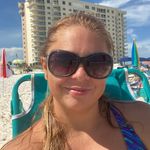 Samantha Brand-Embry - @midsizemomma - Instagram