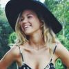 samara hansen  - @essenaoneill - TikTok