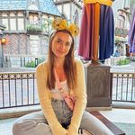 Sami Cselenyak - @samismallworld - Instagram