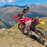 samuel bates - @trailandtraveloffroad - Instagram