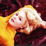 Sandra Dee - @sandrradee - Instagram