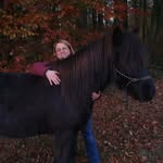 Sandra Grau - @redrobins73 - Instagram