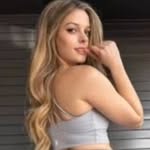 Sandra helping hand - @sandra_kyle1998 - Instagram