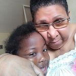 Sandy Bloom - @sandybloomy - Instagram