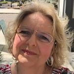 Sandy McConnell - @santasticsm - Instagram