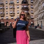 SANDY - SOLO TRAVELER - @thewayshewander - Instagram